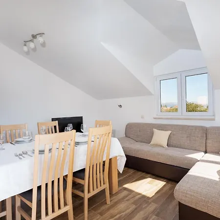Lydia Holiday home Slatine