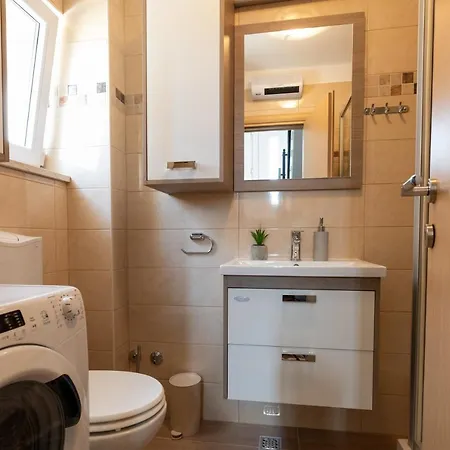 Lydia Semesterbostad