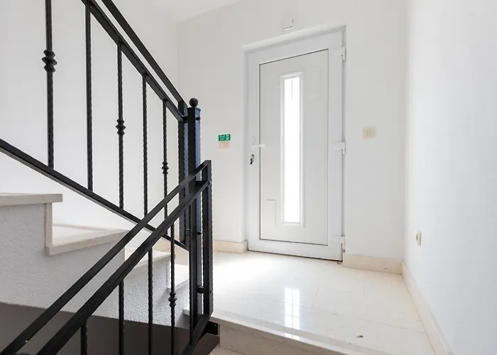 Lydia Semesterbostad *