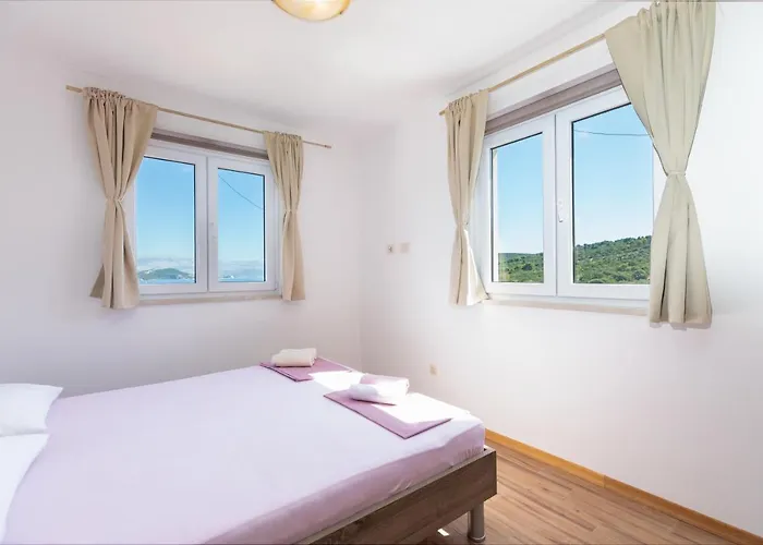 Lydia Semesterbostad Slatine